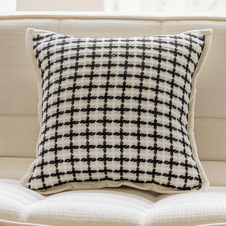 Decorative pillow with modern geometric pattern