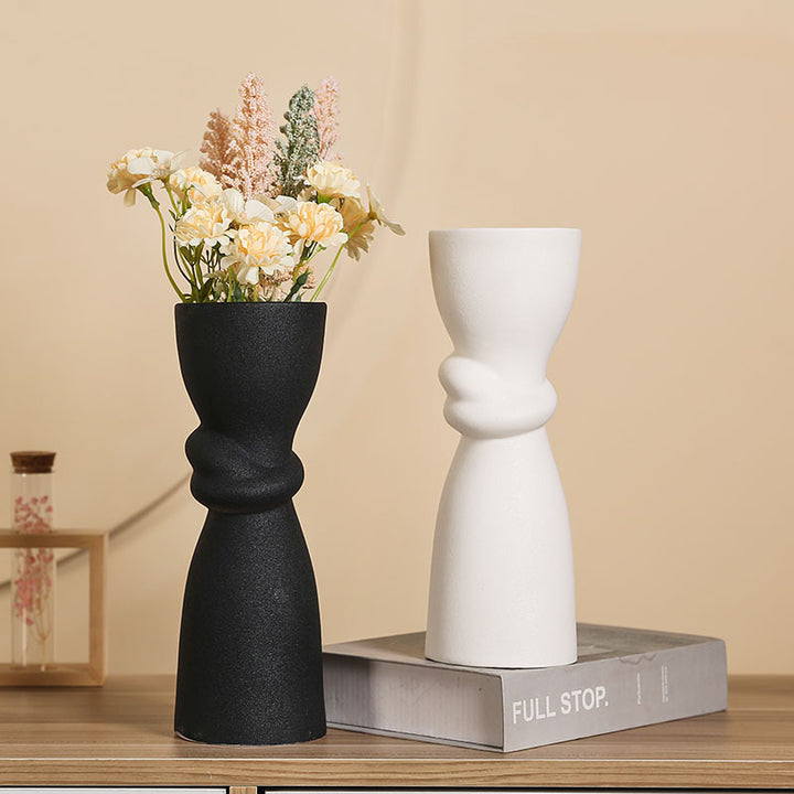 Elegant and contemporary ceramic vase Stornfield