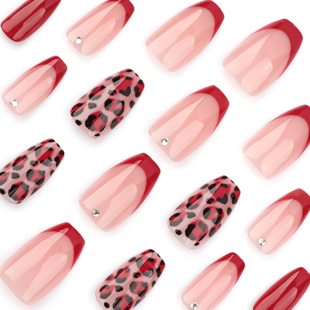 Artificial nail art with elegant leopard patterns Stornfield