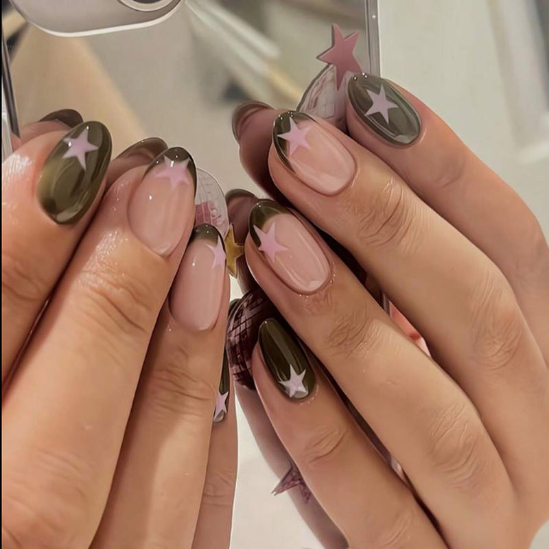 Creative Nail Art with Star Motifs Stornfield