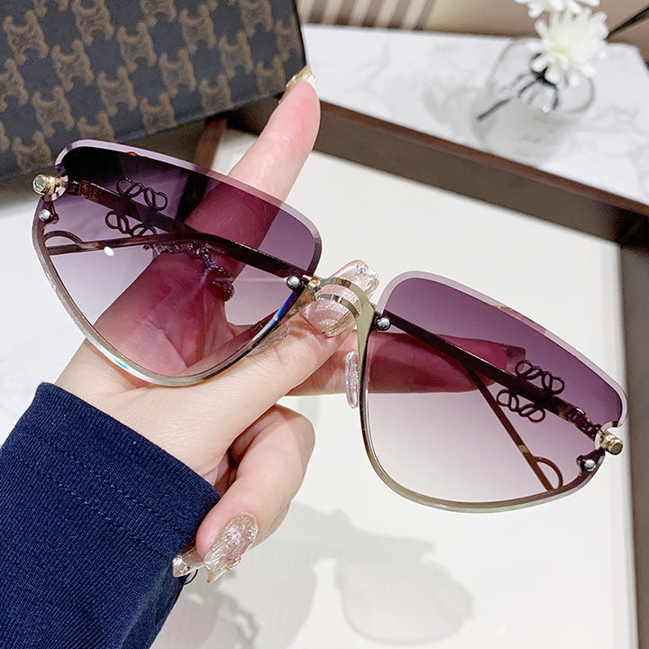 Ladies extravagant sunglasses with modern, geometric frame Stornfield