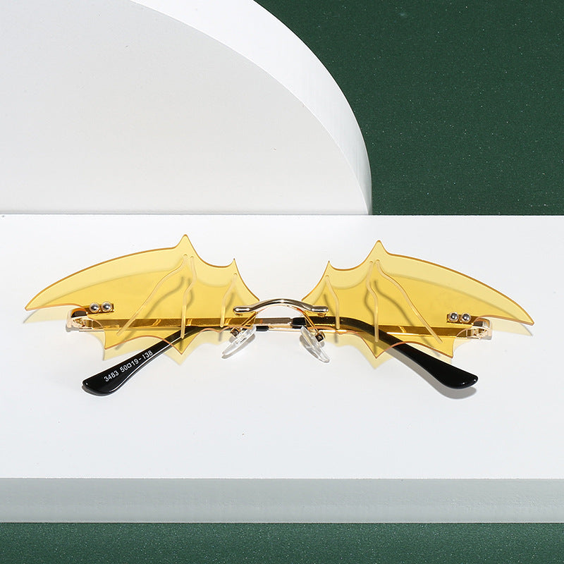 Women's designer sunglasses in exceptional bat style Stornfield