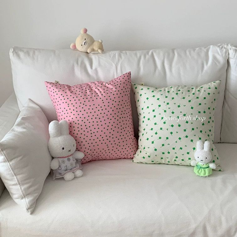 Decorative Floral Pattern Cushion
