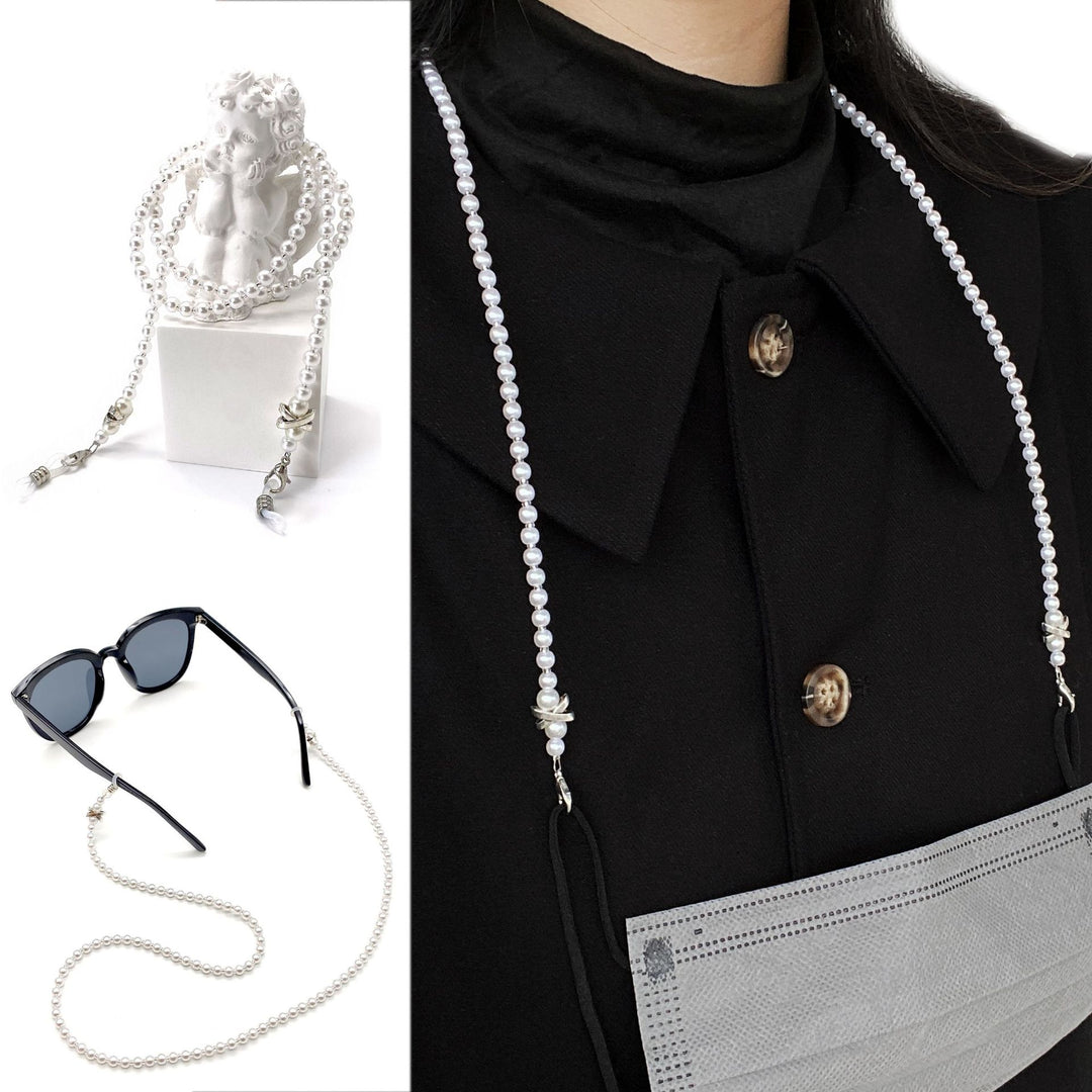 Elegant Pearl-Detail Eyewear Chain Stornfield