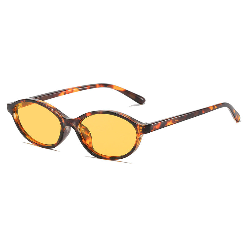 Elegant Vintage-Inspired Oval Sunglasses Stornfield