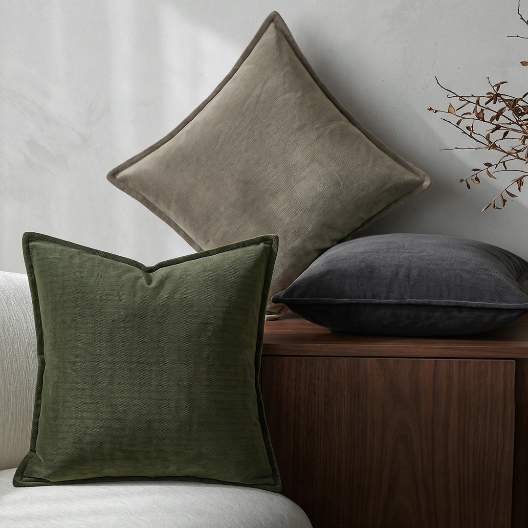 Luxurious and stylish decorative pillow
