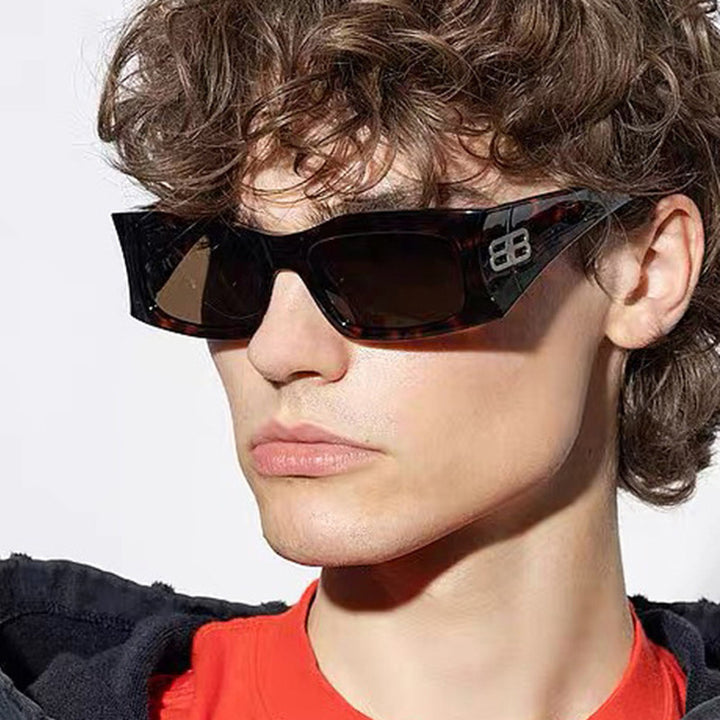 Women's fashionable sunglasses with angular frame and polarized lenses Stornfield