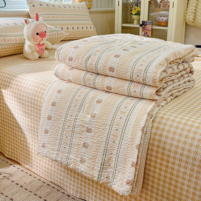 Charming Vintage Style Quilt Set