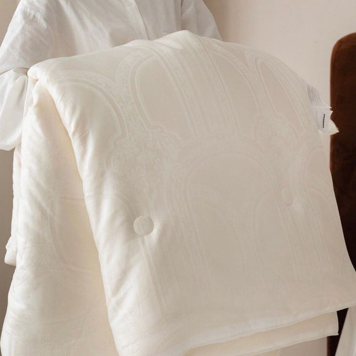 Luxury Satin Jacquard Duvet Cover Set with Baroque Embossed Pattern