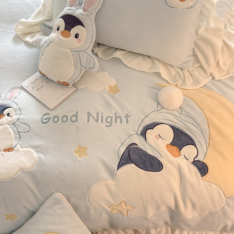Children's bedding set with quilted plush blanket, 3D animal appliqués and ruffle