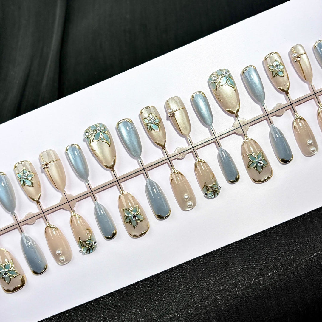 Elegant Polka Dot and Lace Press-On Nail Set