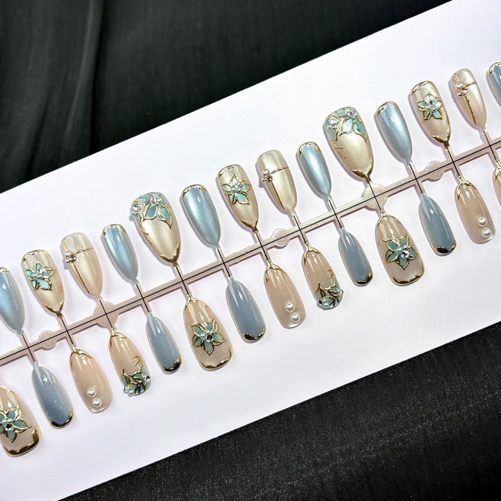 Elegant Polka Dot and Lace Press-On Nail Set