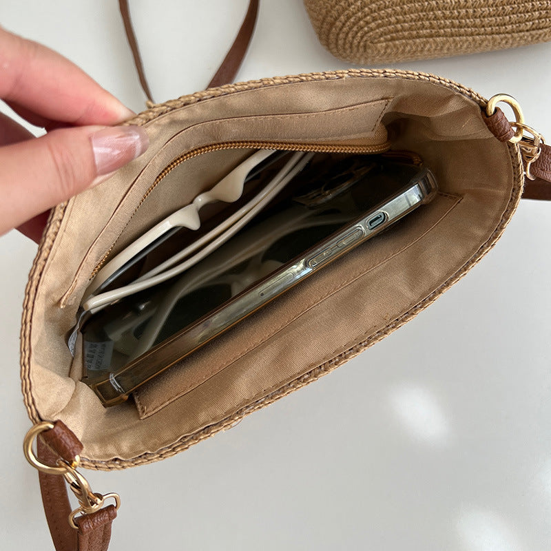 Handcrafted Straw Bag with Modern Design Stornfield