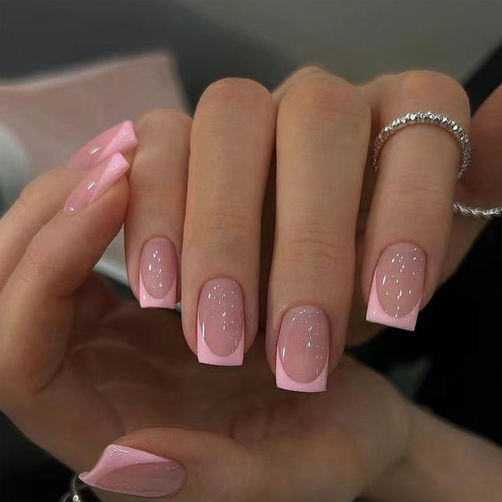 Artful fingernails with luxurious design Stornfield