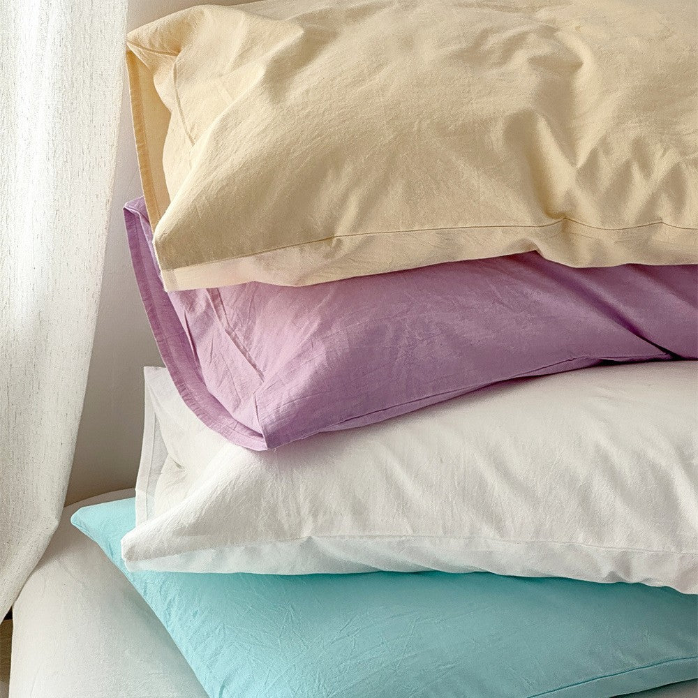 Cushion cover made of soft cotton percale with hidden zipper
