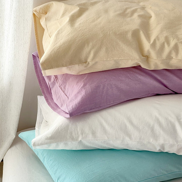 Cushion cover made of soft cotton percale with hidden zipper