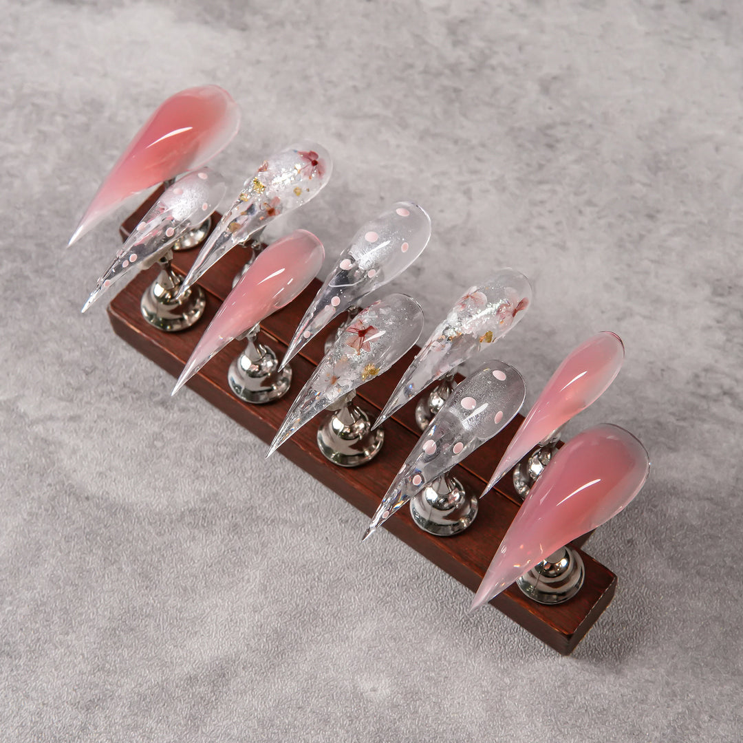 Stiletto Press-On Nail Art Set with Stylish Metallic Accents