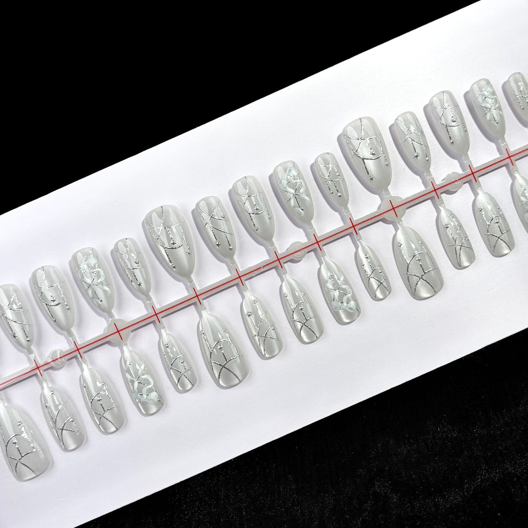 Decorative Press-On Nail Set with Elegant Silver Design