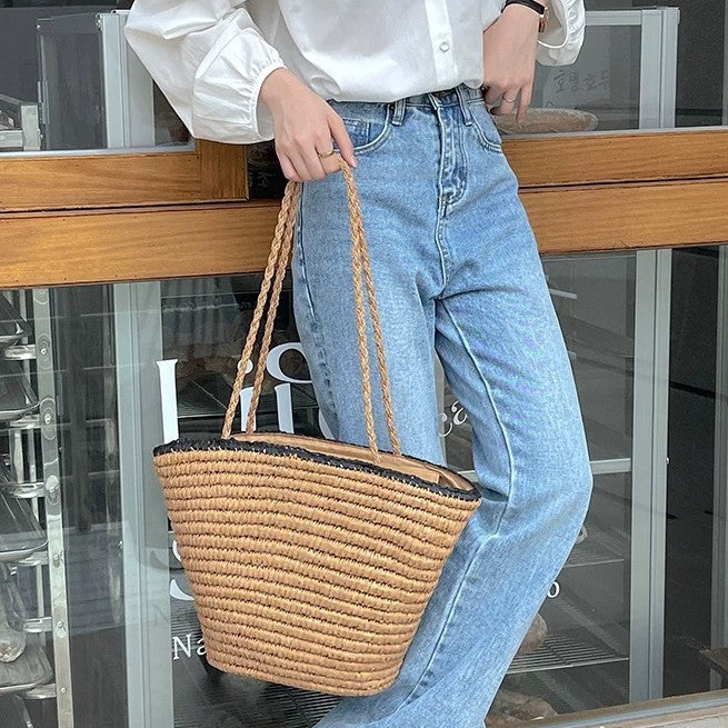 Handmade beach bag with wide bottom and sturdy handle Stornfield