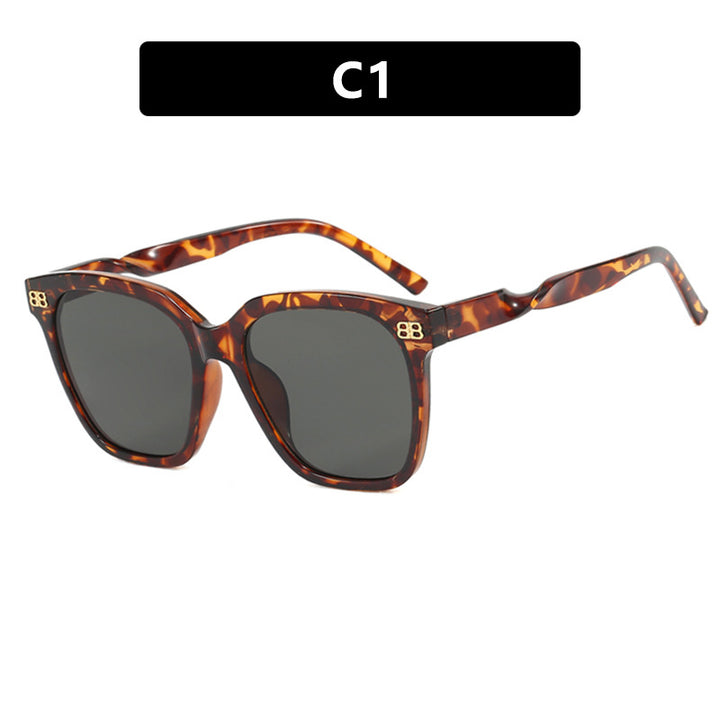 Women square sunglasses with elegant frame structure and UV protection Stornfield
