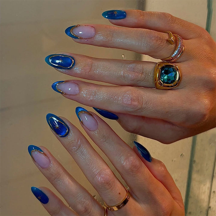 Artistic Press-On Nail Set with Elegant Star Designs Stornfield