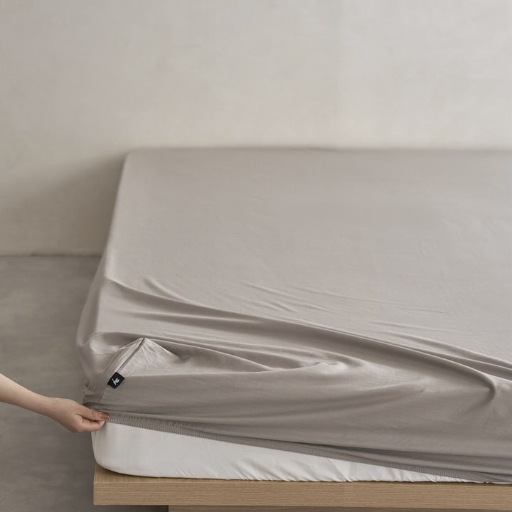 Extra-deep Jersey fitted sheet with elastic all-round rubber and soft single jersey