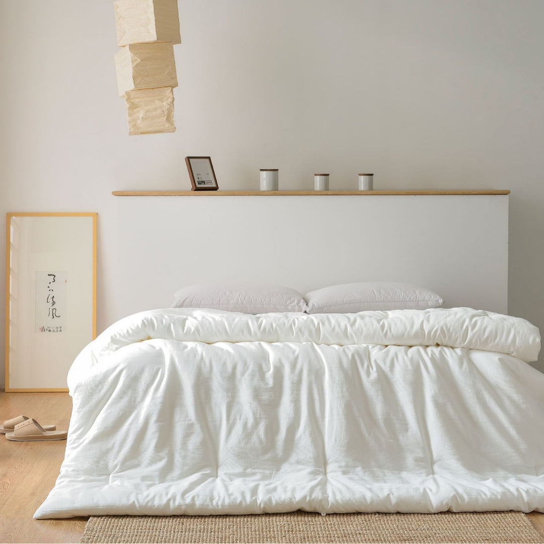 All-season cotton blanket with breathable and hypoallergenic filling