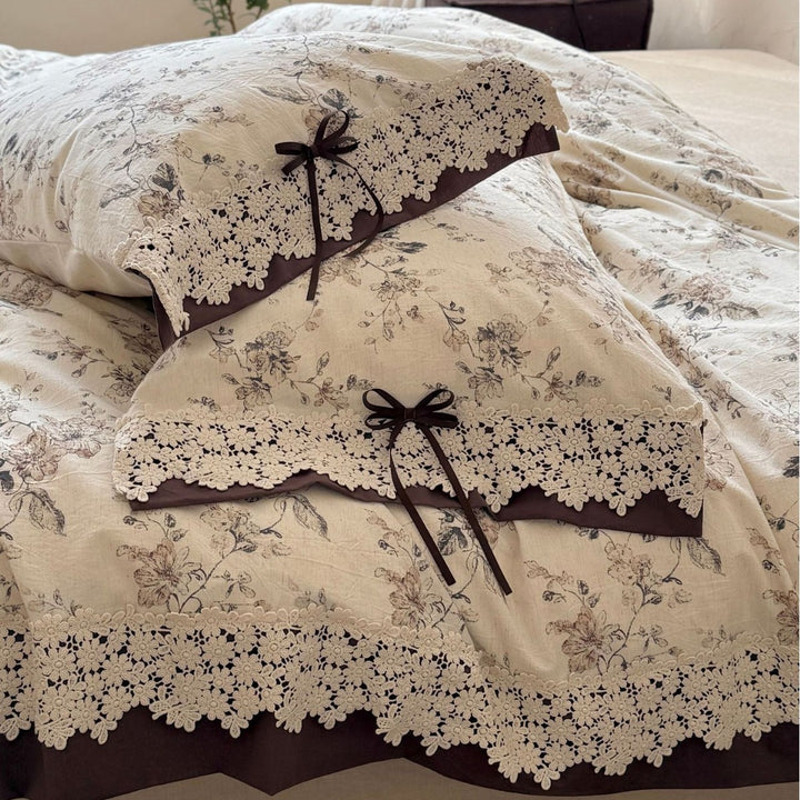 Cottage Floral Cotton-Linen Blend Duvet Cover Set with Crochet Lace Hem and Bow-Tie Pillow Shams