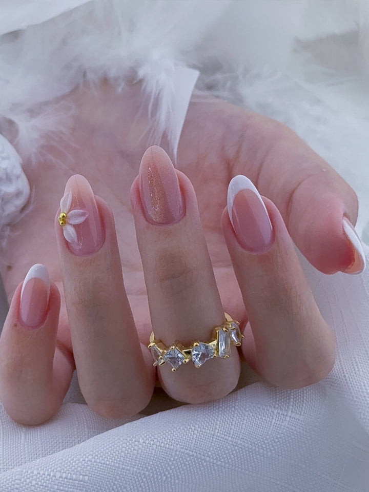 Artistic Floral Press-On Nails Set with Elegant Detailing Stornfield