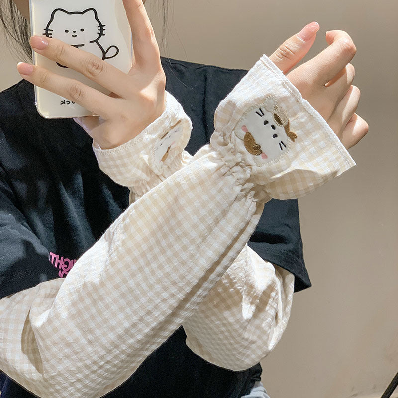 Wrist warmers with cute animal design Stornfield