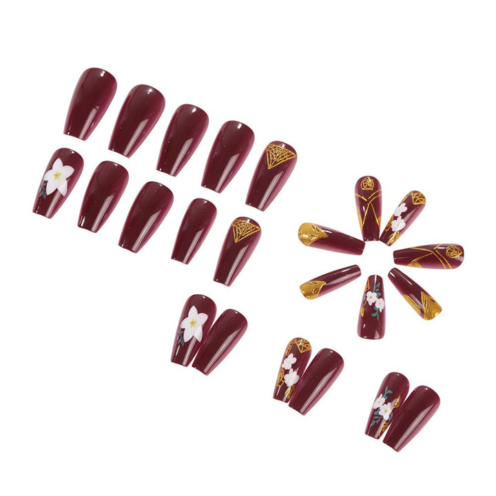 Trendy artificial nails with floral accents Stornfield