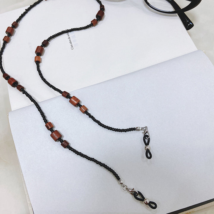 Fashionable glasses holder chain with stylish beads Stornfield