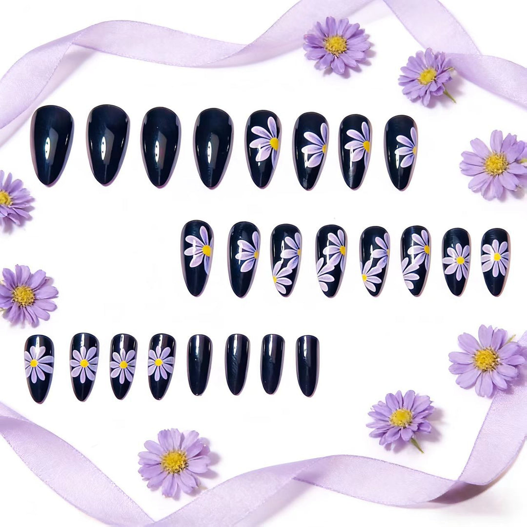 Artificial nails with floral patterns and elegant design Stornfield