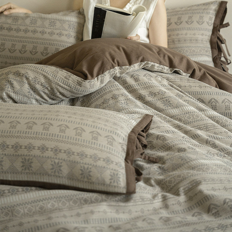 Reversible Cotton Duvet Cover Set with Geometric Jacquard and Tie-Trim Pillow Shams