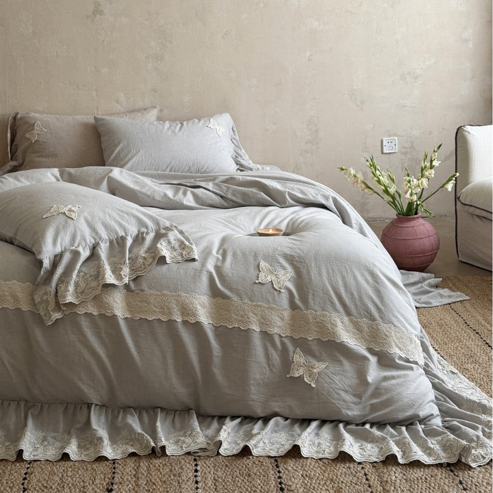 Romantic Ruffled Cotton-Linen Duvet Cover Set with Lace Border & Butterfly Appliqué