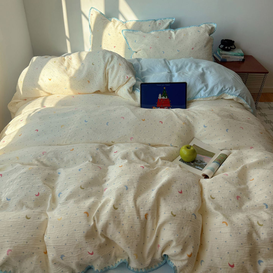 Star Patterned Quilted Bedding Set