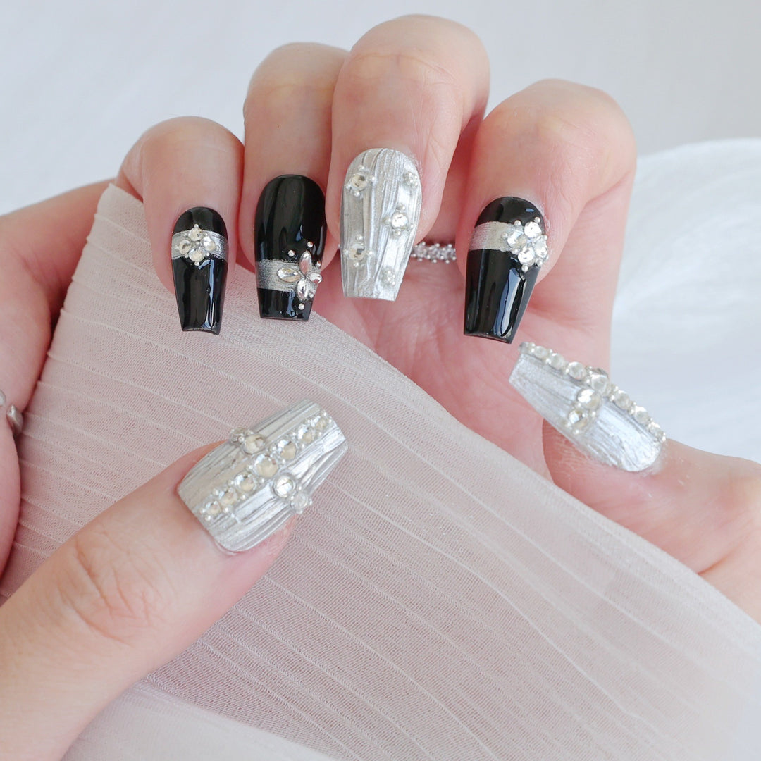 Decorative Press-On Nail Art Set with Luxurious Silver and Black Embellishments