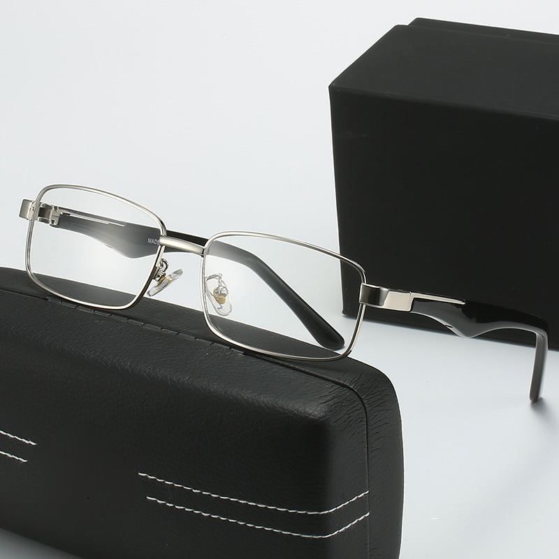 Women's corrective glasses with elegant gold-colored frame and stylish design Stornfield
