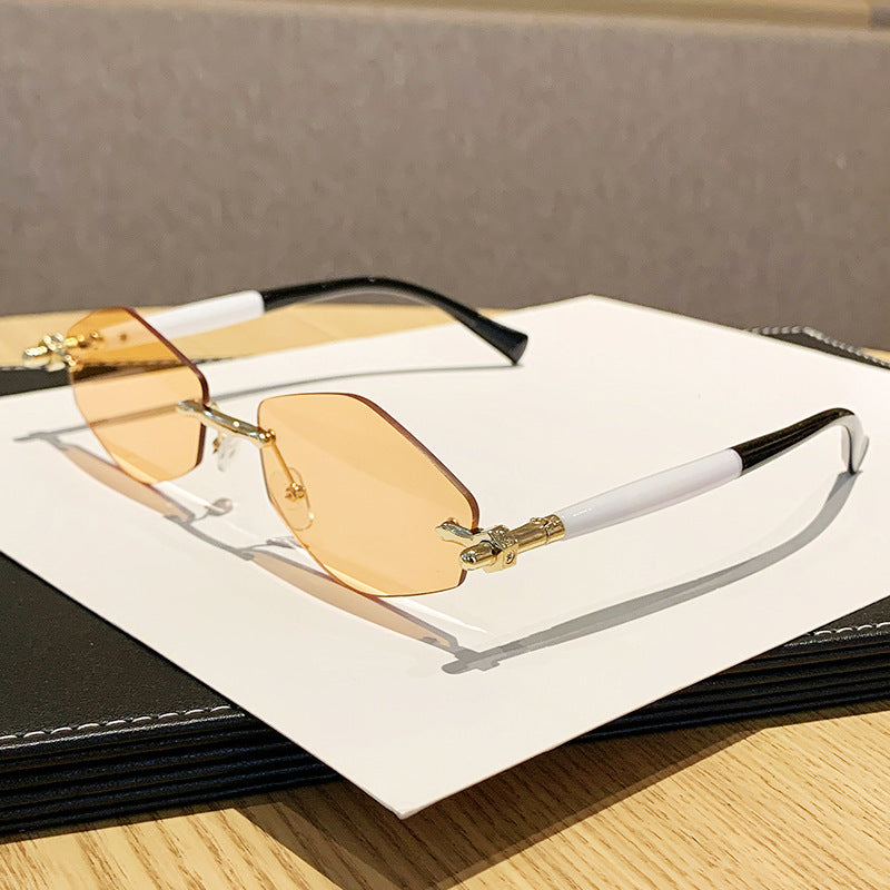Women's futuristic sunglasses with oversized rectangular frame Stornfield