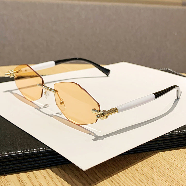 Women's futuristic sunglasses with oversized rectangular frame Stornfield