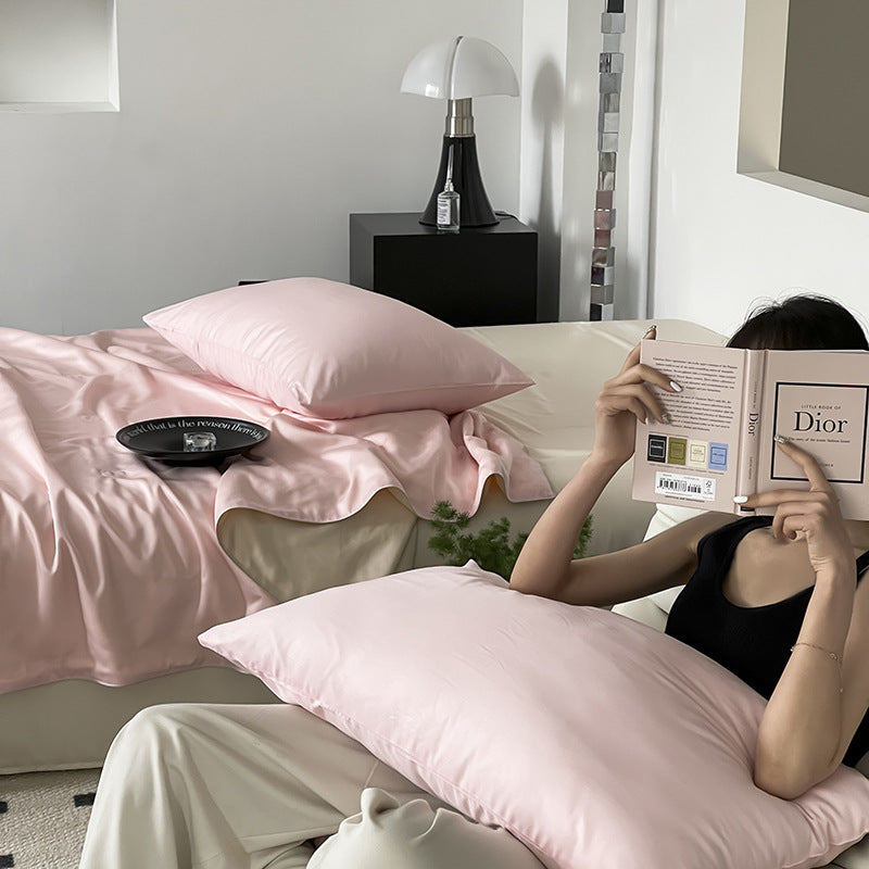 Silky cotton satin bedding set with piping and hotel closure