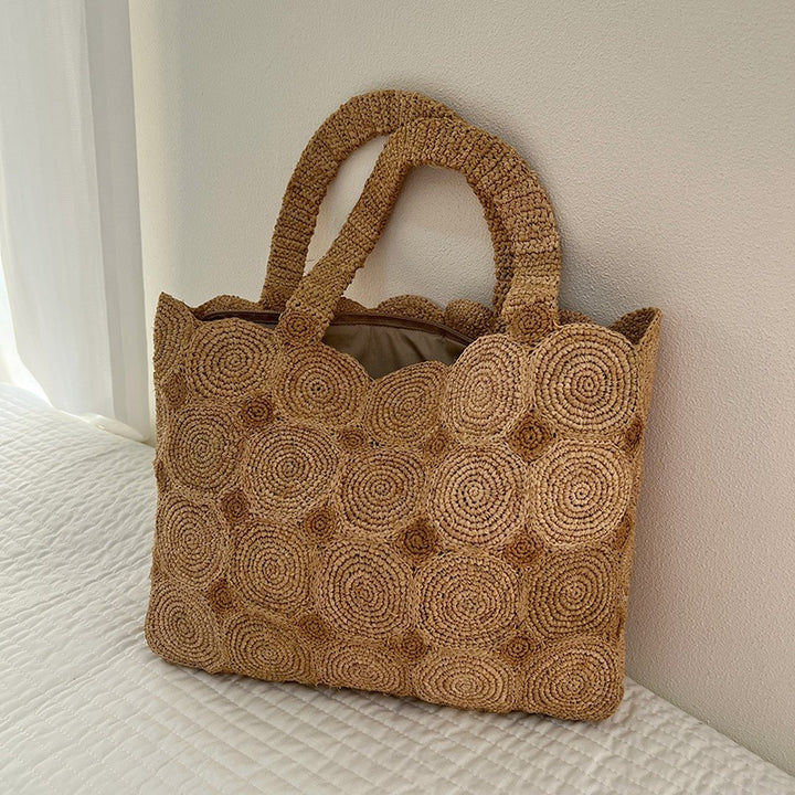 Handcrafted straw bag with geometric pattern Stornfield