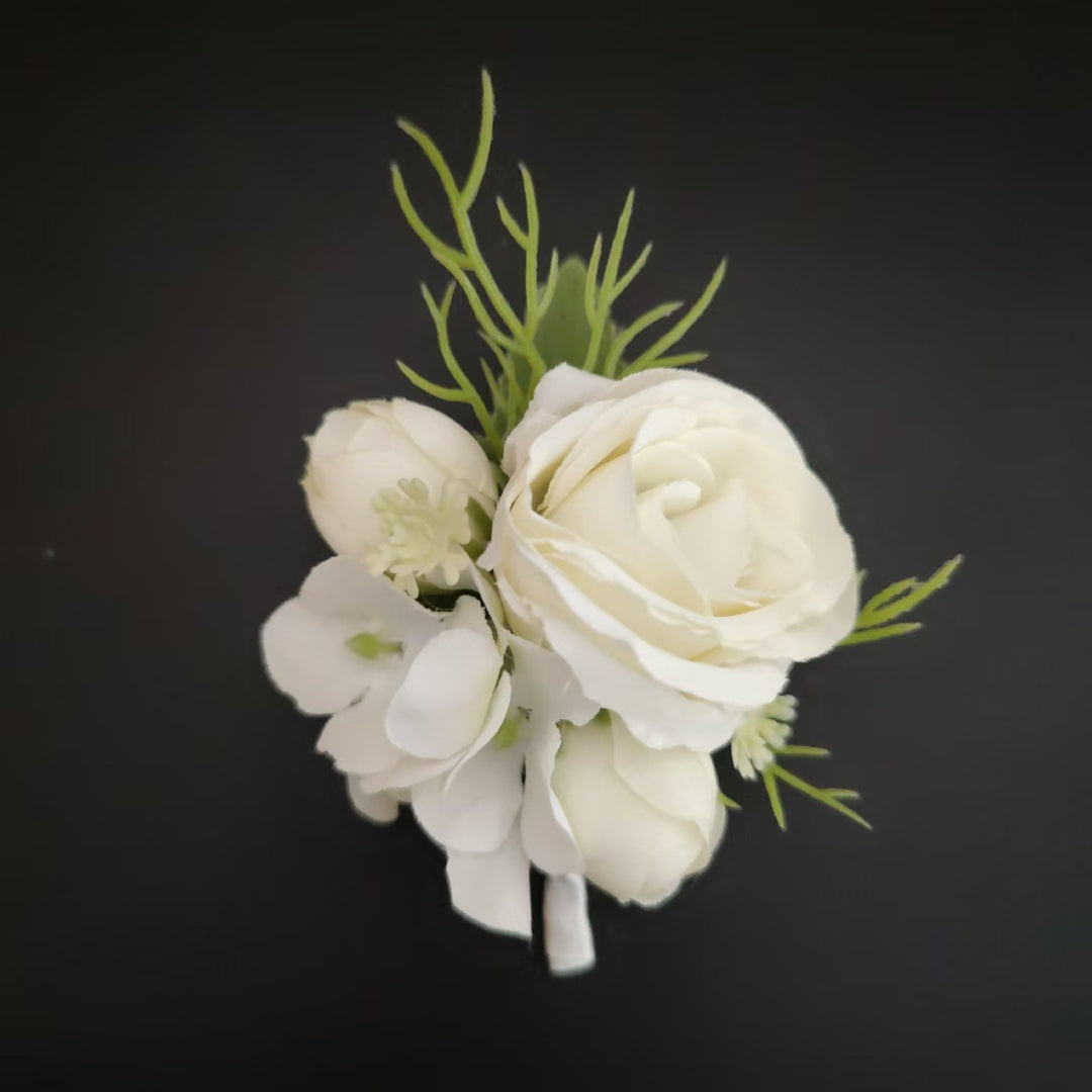 Elegant Floral Accessory