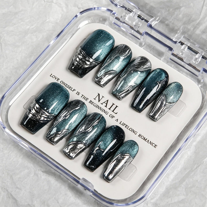 Artistic Press-On Nail Tips with Gradient Design