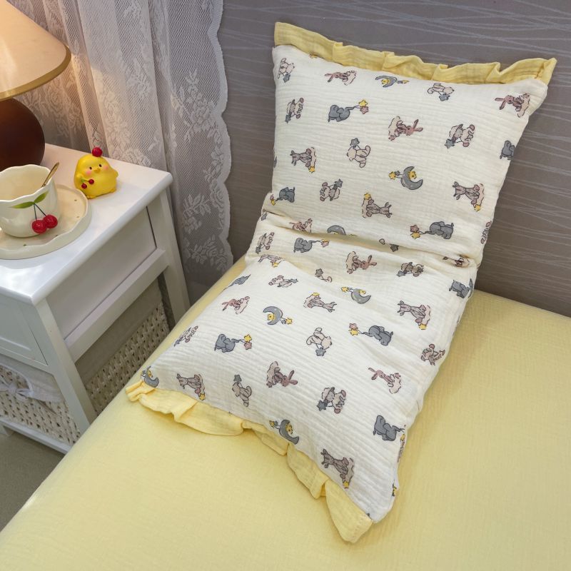 Cozy reading pillow with ruffles and muslin cotton cover