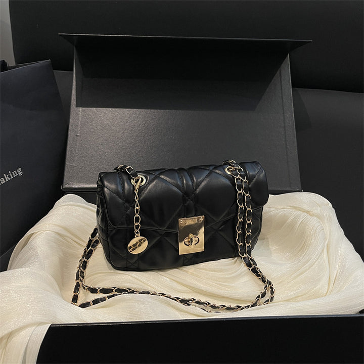 Elegant Quilted Handbag