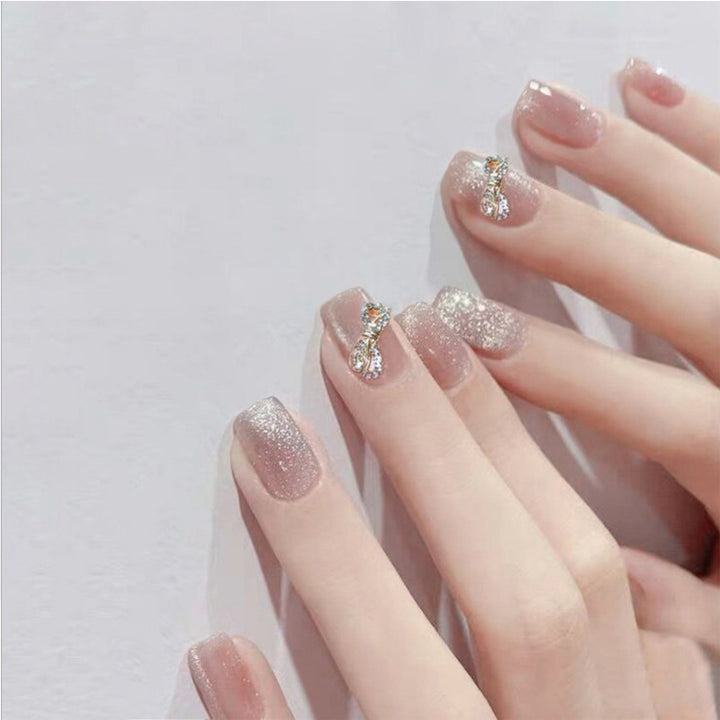 Festive Holiday Themed Press-On Nail Art Stornfield