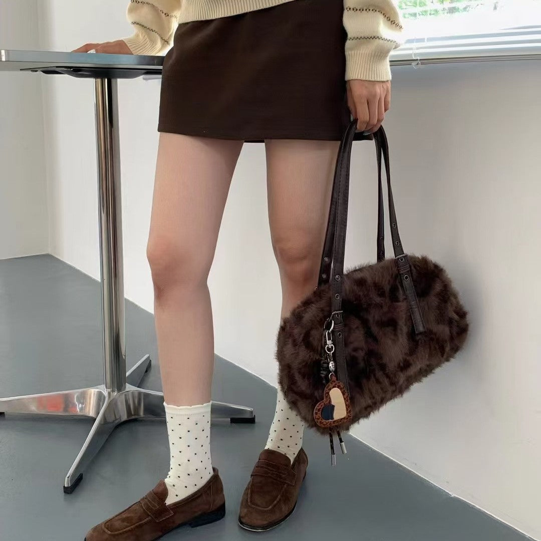 Luxurious Faux Fur Handheld Purse