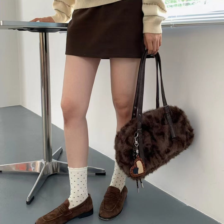 Luxurious Faux Fur Handheld Purse