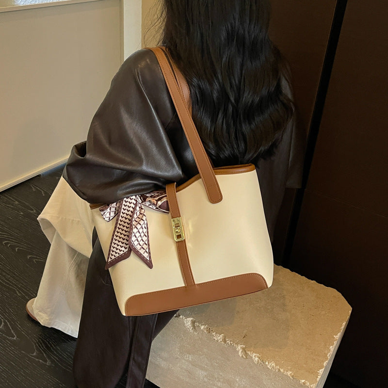 Elegant Classic Tote Bag